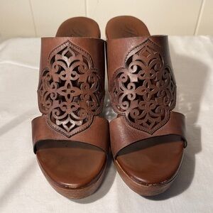 Brighton Elegant Brown Leather Wedge